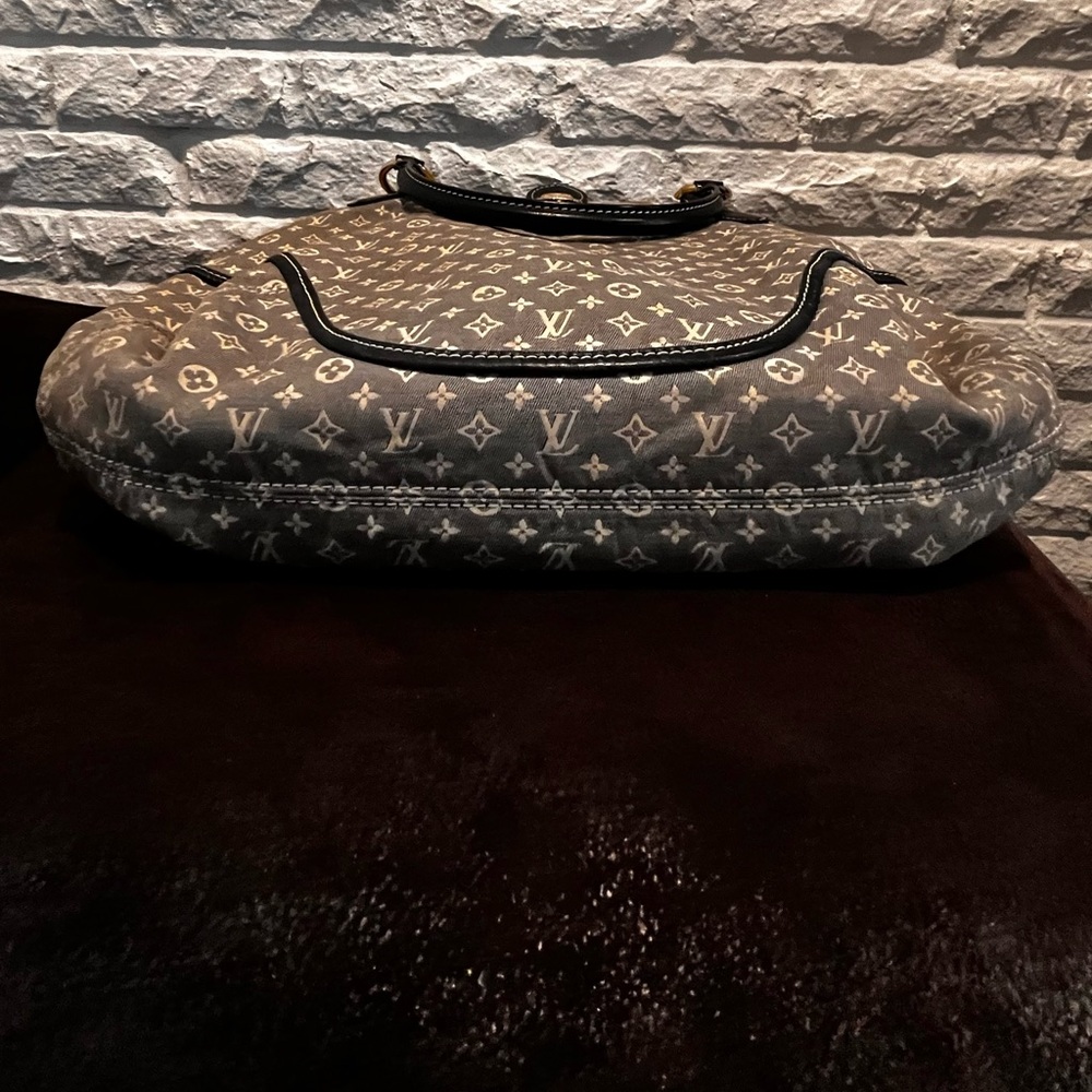 Louis Vuitton
Monogram Idylle Elegie - Picture 9 of 17